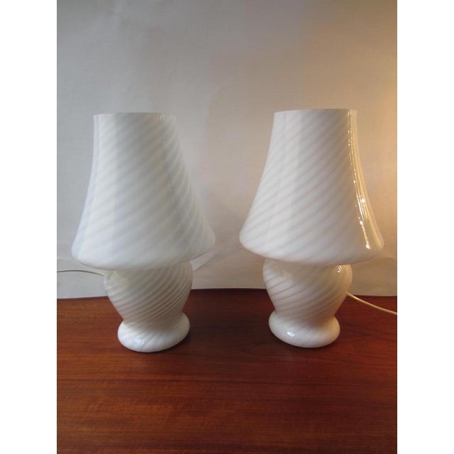 White Murano Glass Swirl Mushroom Table Lamps , 1960s, Set of 2 For Sale - Image 15 of 16