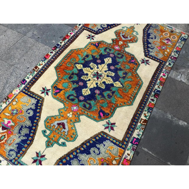 1960s 1960s Vintage Turkish Oushak Rug - 4′ × 7′2″ For Sale - Image 5 of 10
