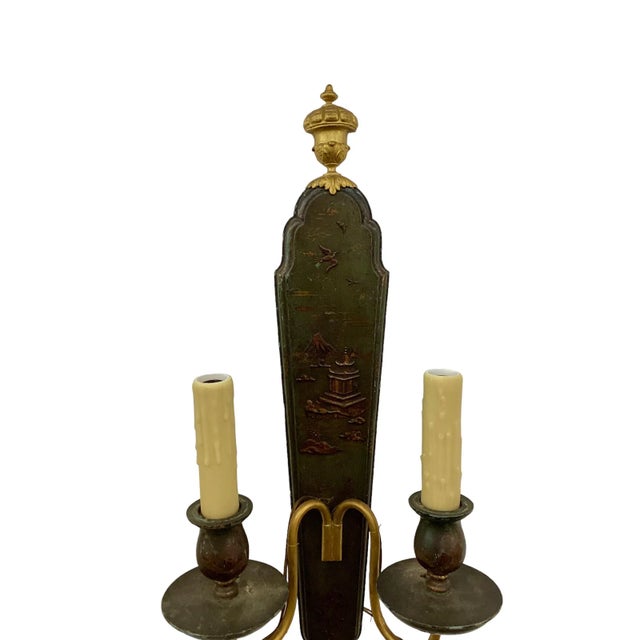 Wood Set of Four English Chinoiserie Decorated Wall Sconces With Gilt Fittings For Sale - Image 7 of 9