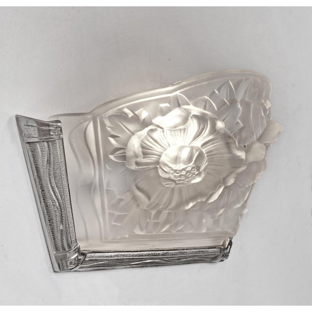 1930s 1930s Mouynet & Verdun French Art Deco Floral Glass Wall Sconces - A Pair For Sale - Image 5 of 12