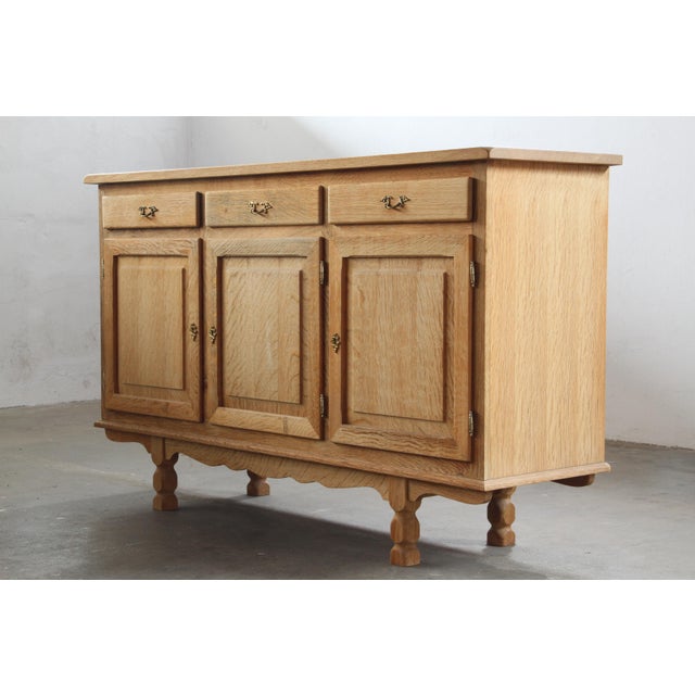 Mid-Century Modern Danish Oak Cabinet in the style of Henning Kjærnulf, 1970s For Sale - Image 3 of 18