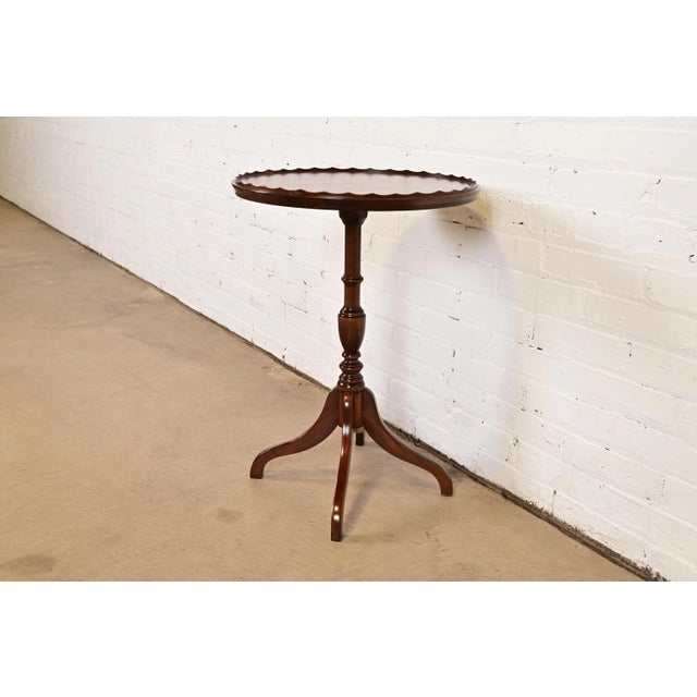 English Baker Furniture Style Georgian Carved Mahogany Pedestal Tea Table For Sale - Image 3 of 8
