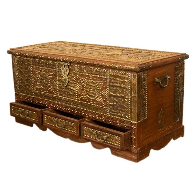 Wood Antique 19thC Zanzibar Omani Teak & Brass Stud & Copper Clad Dowry Chest 1890 For Sale - Image 7 of 18