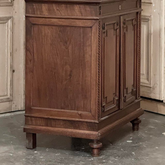 19th Century French Louis XVI Style Walnut Bookcase For Sale - Image 13 of 18