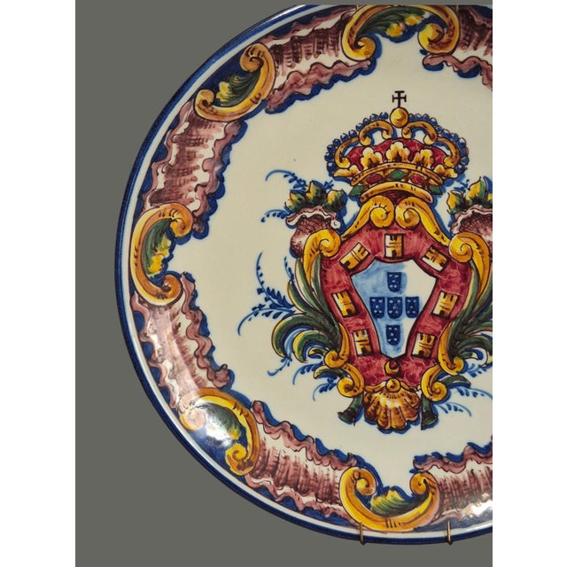 Vintage Faience F. Sant 'Anna Portugal Majolica Coat of Arms Wall Hanging Platter For Sale - Image 4 of 13