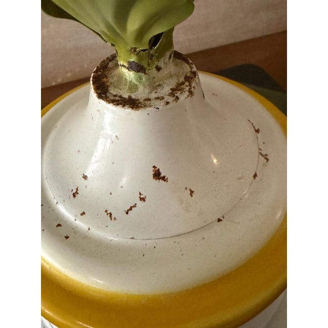 Vintage Italian Style Tole Floral Table Lamp – Hand-Painted Metal For Sale - Image 10 of 12