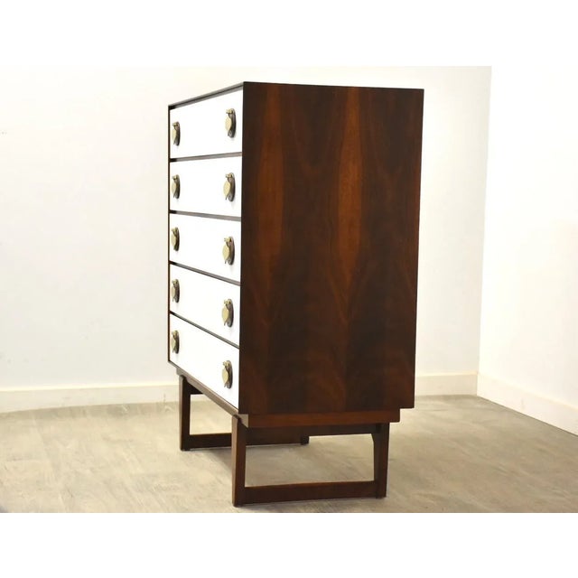 Mid-Century Modern Walnut and White Dresser by Stanley For Sale - Image 3 of 10