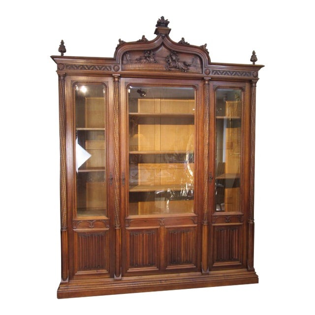 Early 20th Century English Gothic Style Walnut Bookcase For Sale