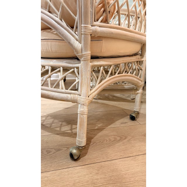 Coastal Vintage 1980s White-Wash Henry Link Wicker & Rattan 5-Piece Dining Set on Casters For Sale - Image 9 of 10
