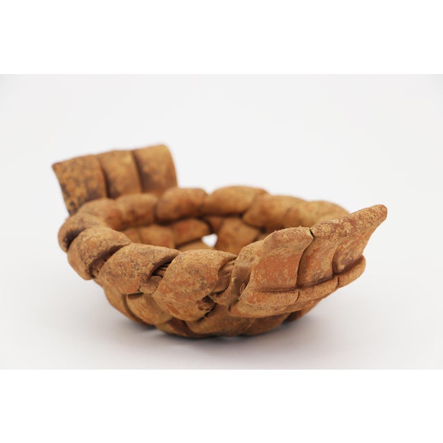 Rustic European 1950s Fishwife Basket Card Receiver or Trinket Tray, Earthenware, Portuguese For Sale - Image 3 of 17