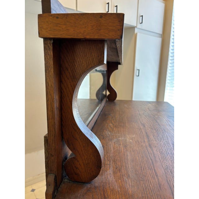 Early 20th Century Tiger Oak Sideboard With Beveled Mirror From the Early 1900s For Sale - Image 5 of 12