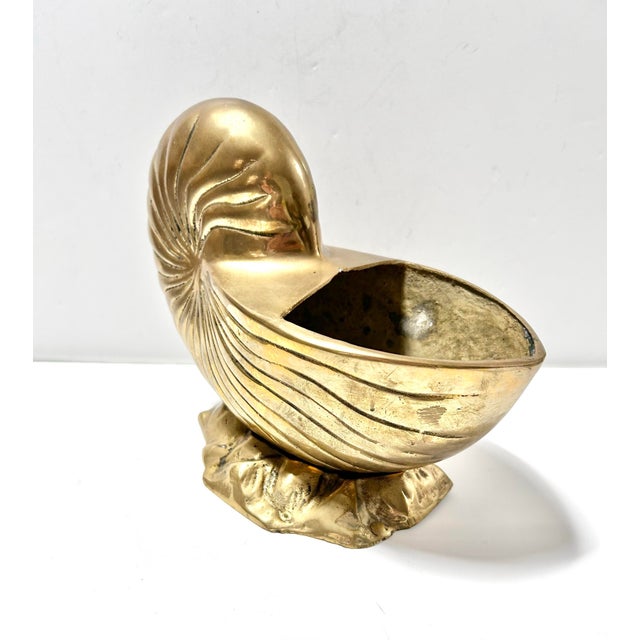 Vintage Brass Nautilus Shell Planter Cachepot – Hollywood Regency Coastal Palm Beach Decor For Sale - Image 4 of 8