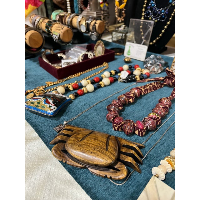 1970s Pair of Vintage Hand Carved Crabs For Sale - Image 5 of 8