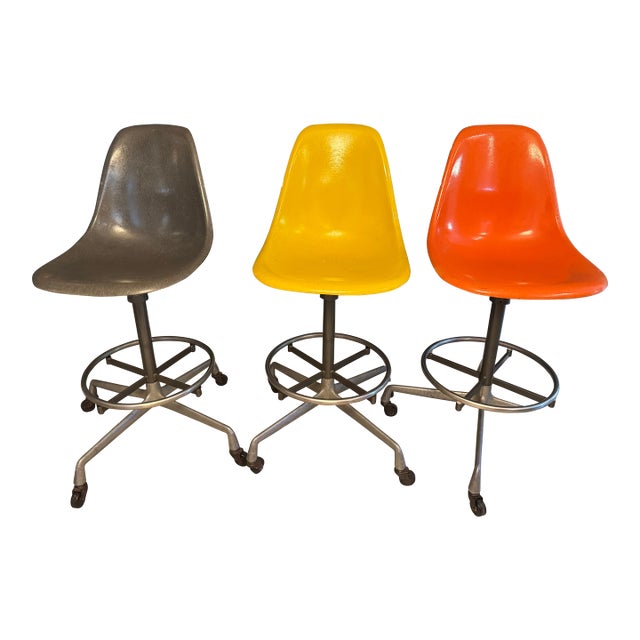 Vintage Herman Miller Eames Fiberglass Shell Chairs – Set of 3 – Orange, Yellow & Gray – Swivel Task Base For Sale