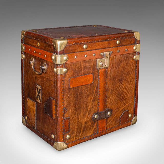 2 Late Vintage Campaign Luggage Cases, English, Leather, Nightstand, Bedside For Sale - Image 6 of 12