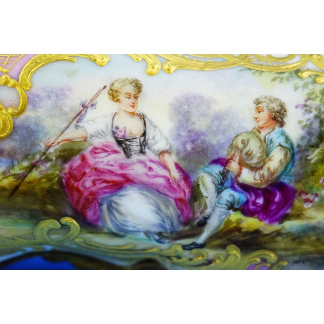 Porcelain Snuffbox Jewelry Box by Edme Samson Manufacturing, Sevres, 19th Century For Sale - Image 16 of 18