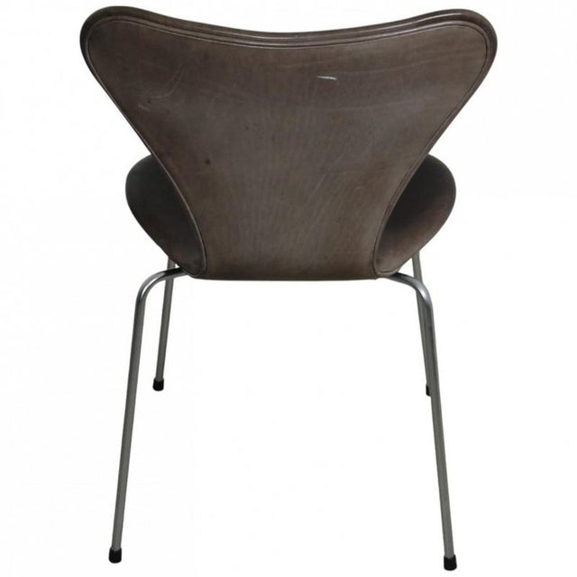 Seven Chairs in Patinated Black Anilin Leather by Arne Jacobsen, 2000s, Set of 4 For Sale - Image 9 of 18