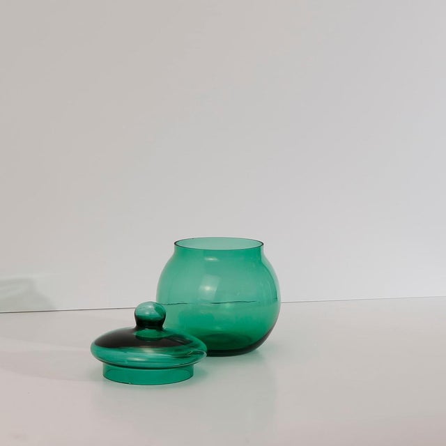 Empoli Vetro Verde Glass Apothecary Jar with Lid, Italy, 1960s For Sale - Image 3 of 10