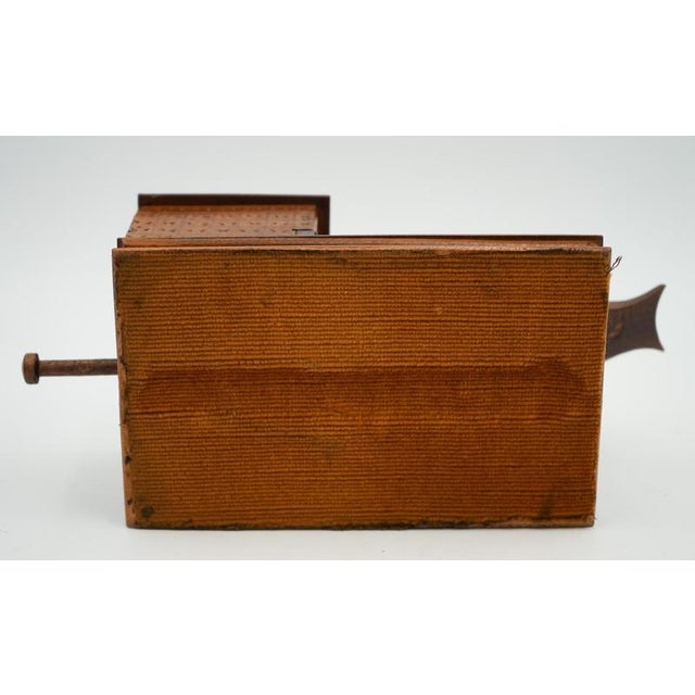 Birdie Cigarette Dispenser Box in Carved Wood, 1950s For Sale - Image 5 of 17