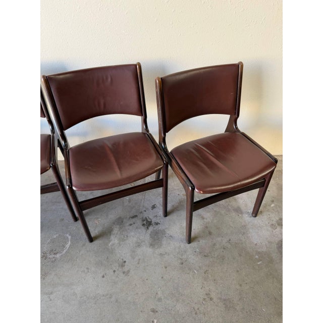 Wood Set of 5 Danish Teak Dining Chairs in Style of Johannes Andersen – Mid Century Modern Sculptural Side Chairs For Sale - Image 7 of 10