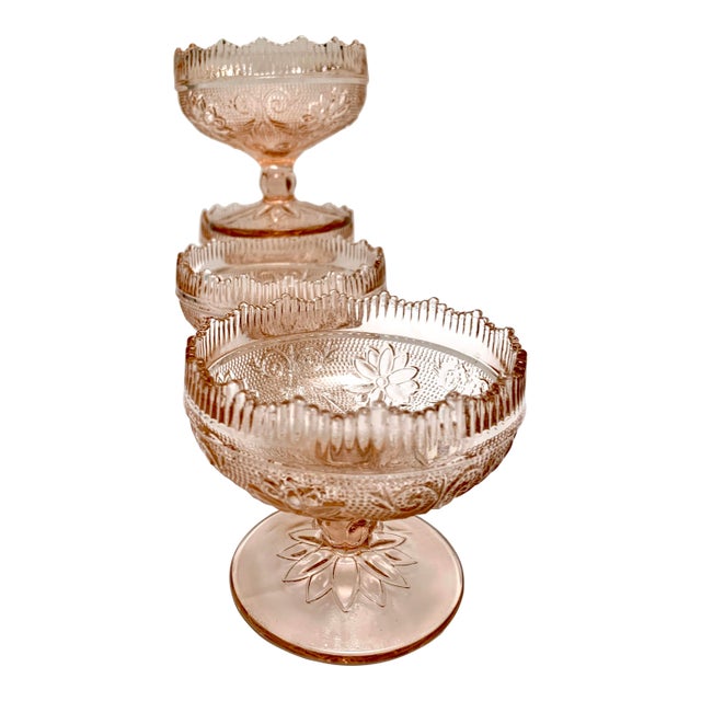 Vintage French Country Pink Champagne Coupe Glasses - Set of Four For Sale