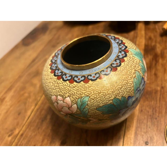 Asian 1980s Vintage Small Cloisonné Asian Ginger Jar For Sale - Image 3 of 10