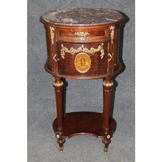 Early 20th Century Pair of Early 20th C. French Louis XVI Bronze Mounted Marble Top Nightstands For Sale - Image 5 of 15