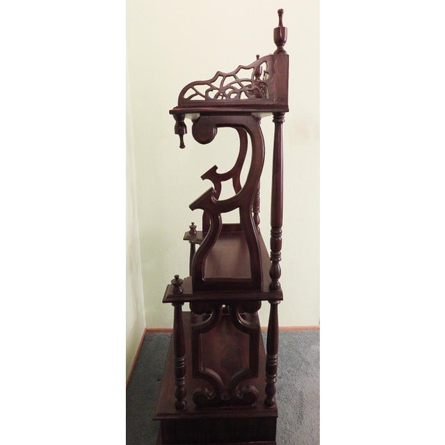 1950s 1950s Victorian Chippendale Style Carved Mahogany Etagere Cabinet Bookcase Fretwork For Sale - Image 5 of 10