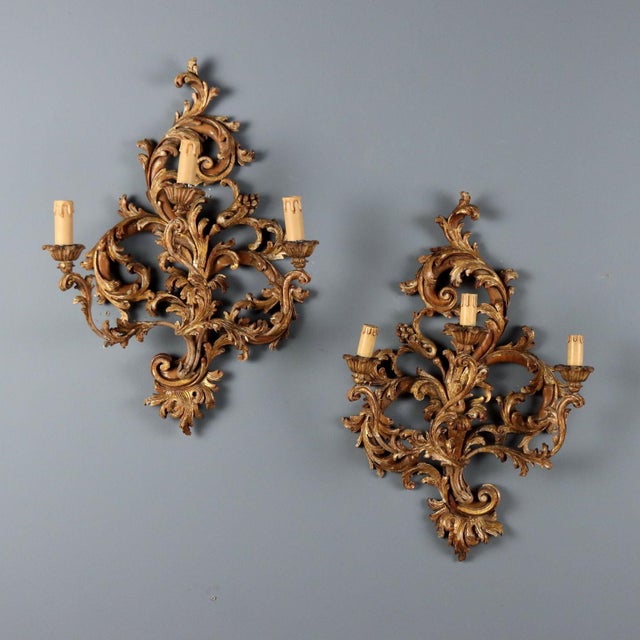 Brown Italian Wall Lamps in Lacquered Gilded Wood, Set of 2 For Sale - Image 8 of 8