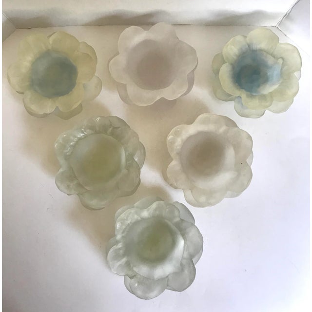 Plastic Dorothy Thorpe Resin Flower Bowl Set of 7 For Sale - Image 7 of 12