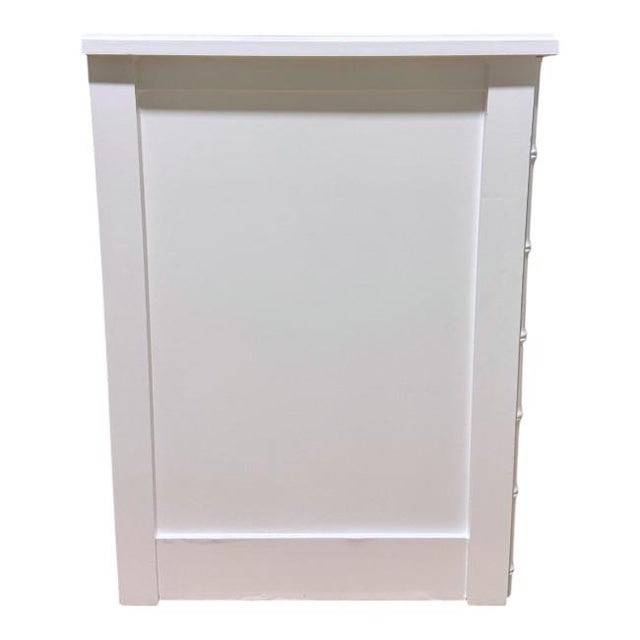Mid 20th Century Pair of Palm Beach Faux Bamboo White Nightstands With Woven Drawer Fronts & Brass Hardware For Sale In Miami - Image 6 of 8