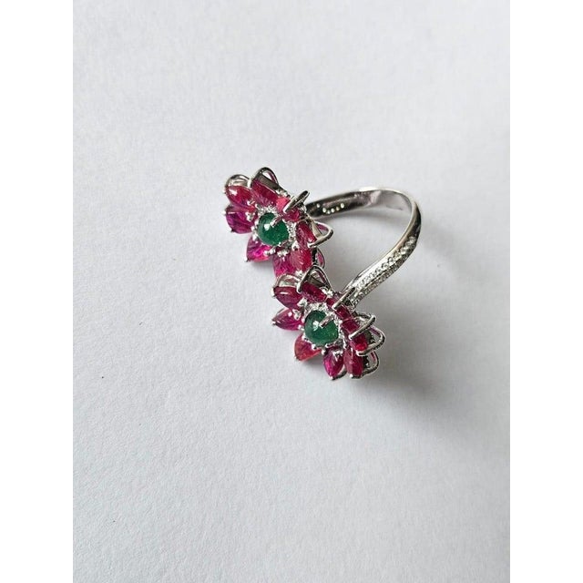 Set in 18k White Gold, Emerald Cabochon, Carved Ruby & Diamonds Toi Et Moi Ring, Us Size 7 For Sale - Image 10 of 11