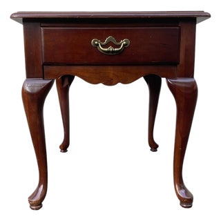 Vintage Thomasville Queen Anne Mahogany Side Table For Sale