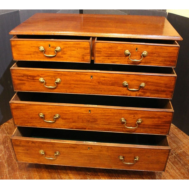 Circa 1780 English George III Chest of Drawers For Sale - Image 9 of 12