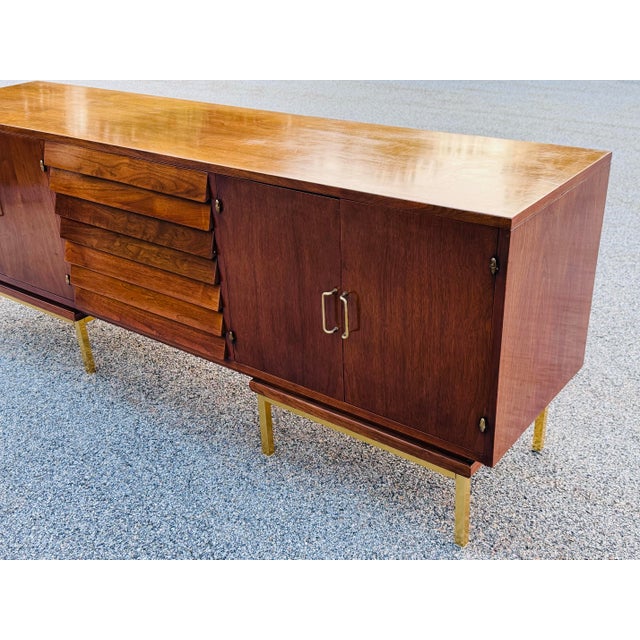 Mid-Century Modern Vintage 1960s Walnut Wood Large Server Credenza by American of Martinsville For Sale - Image 3 of 12