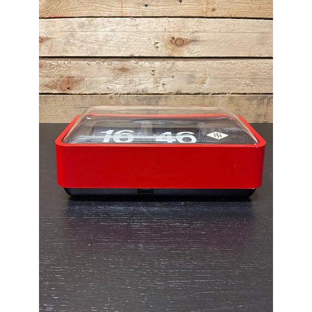 Red West German Station Flip Clock from TN Tele Norma, 1960s For Sale - Image 8 of 11