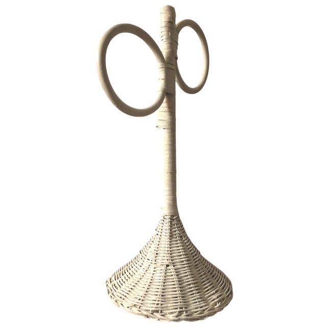 Boho Chic Vintage 1980s White Wicker Double Ring Countertop Hand Towel Rack For Sale - Image 3 of 5