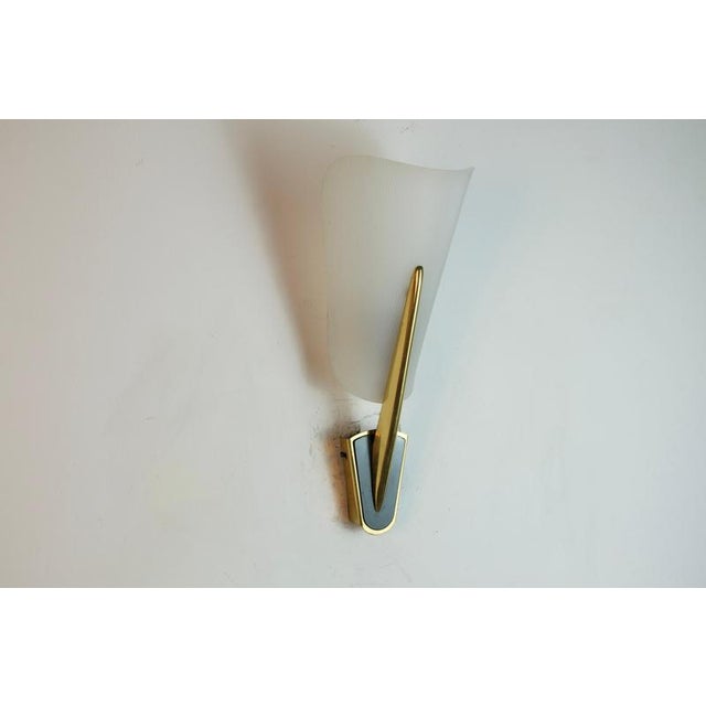 Metal Mid-Century Brass and Acrylic Glass Wall Lamps, Italy, 1960s, Set of 2 For Sale - Image 7 of 11
