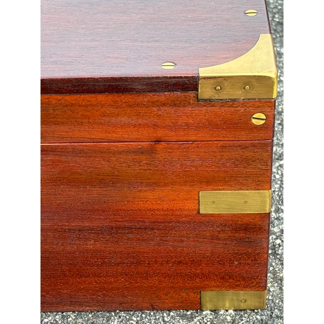 Late 19th C. Mahogany & Brass Bound / Screw Humidor - Large Size, Beautiful Detailing For Sale - Image 6 of 10