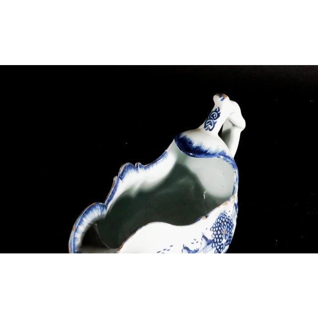 Blue Mid 18th Century English Delftware Blue and White Chinoiserie Sauce Boat For Sale - Image 8 of 10