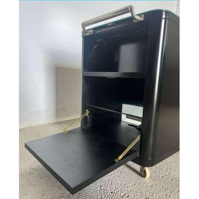 Art Deco Black Serving Bar Cart, 1930s, in Very Good conditions. Designed 1920 to 1949