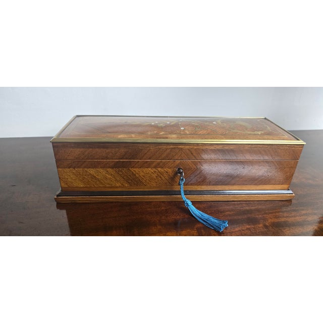 French Glove Box in Walnut, 1880 For Sale - Image 3 of 11