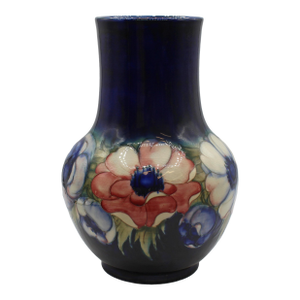 Circa 1938 Large Scale Vase "Anemone" Design by Moorcroft, England
