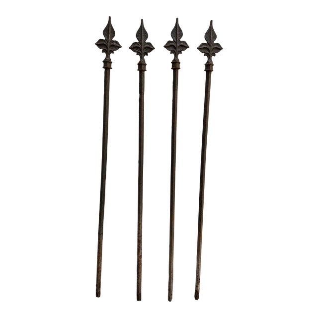 Late 19th Century Victorian Fleur-De-Lis Topped Fence Posts - Set of 4 For Sale