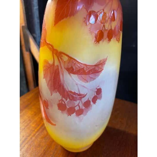 Émile Gallé Art Nouveau Cameo Glass Vase, Red Berry Motif, 1900 For Sale - Image 4 of 8
