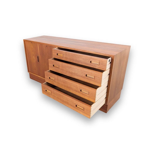 Wood Mid-Century Danish Teak Lowboard from Hundevad & Co. For Sale - Image 7 of 12