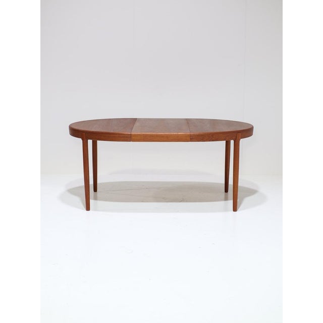 Mid-Century Modern Danish Extendable Round Dining Table in Teak, 1960s For Sale - Image 3 of 18