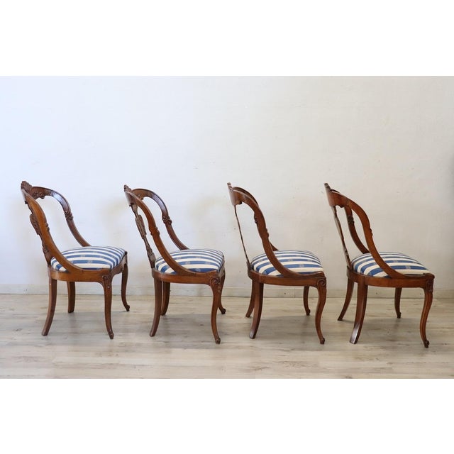 Dining Chairs in Carved Walnut, Early 19th Century, Set of 4 For Sale - Image 10 of 15