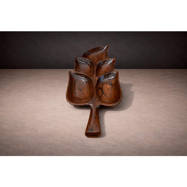 Brazilian Modern Serving Tray With Shape of Leaf in Rosewood, Unknown, 1960s For Sale - Image 4 of 7