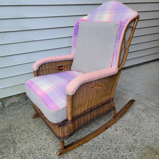 Heywood-Wakefield 1920s Vintage Wicker and Rattan Rocker Attributed to Heywood Brothers and Wakefield For Sale - Image 4 of 13